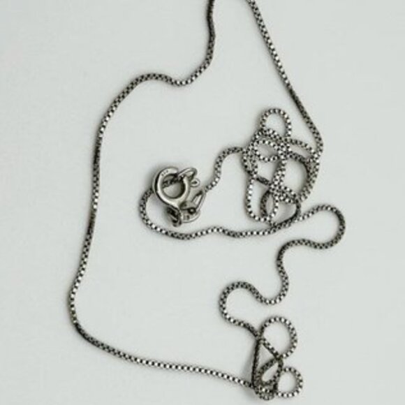 Sterling Silver "MOM" Pendant on Sterling Silver Box Chain - Picture 6 of 8